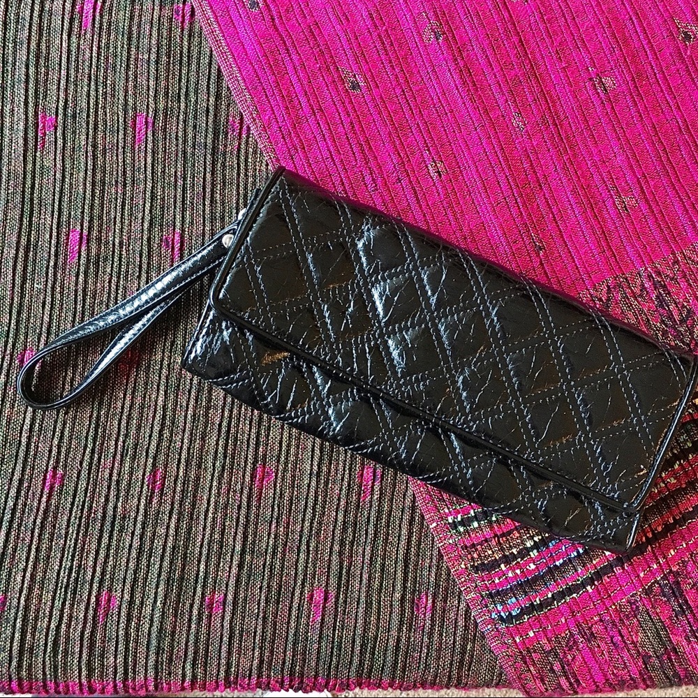 3/$15! New York & Co black clutch/wristlet